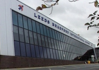 leeds airport transfers